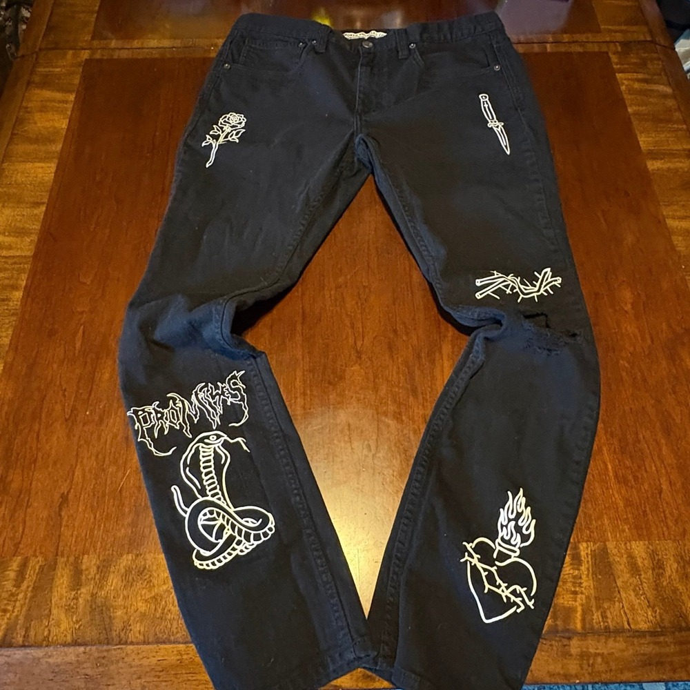 Broken Promises Embroidered Graphic Skinny Jeans Black Size 36